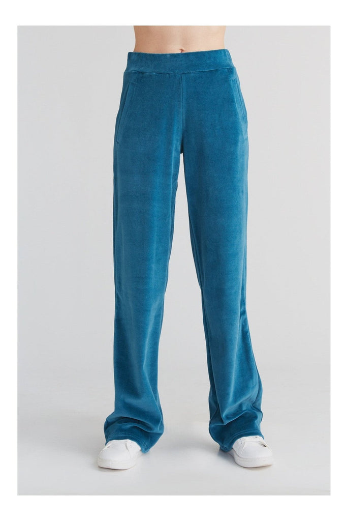 1464-044 | Women Straight Leg Velvet Pant - Danuvian Blue