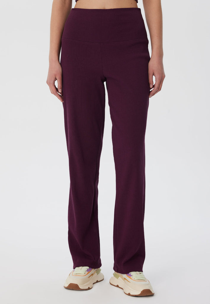4071-028 | Women Ribbed Trousers - Eggplant